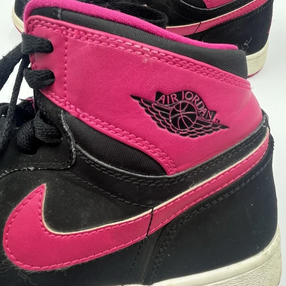 Nike Air Jordan 1 Retro High Vivid Pink‎ Sneakers Size 9Y No box